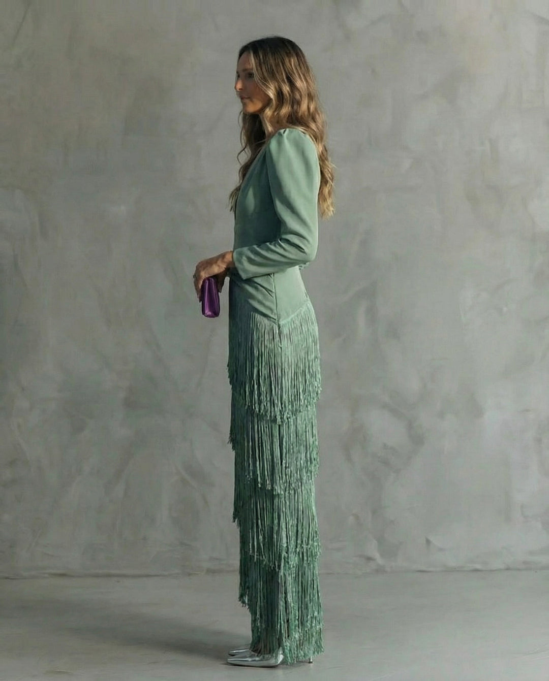 Clara · Vestido elegante con mangas de flecos